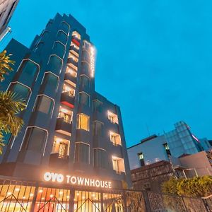 Oyo Townhouse 2 Hotel Gunung Sahari
